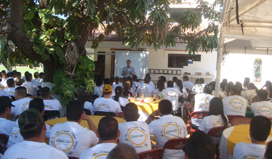 NOTICIAS_ESR_GRUPO_SACSA_Sacsa_ENCUENTRO_ANUAL_2014_02