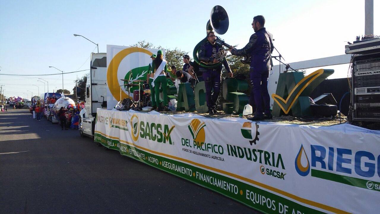presente-grupo-sacsa-en-el-carnaval-navolato-2017